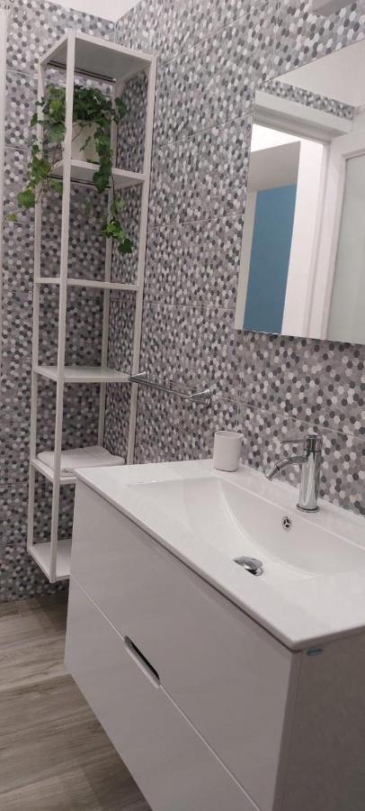 Casa Cosmedin Apartment เนเปิลส์ ภายนอก รูปภาพ