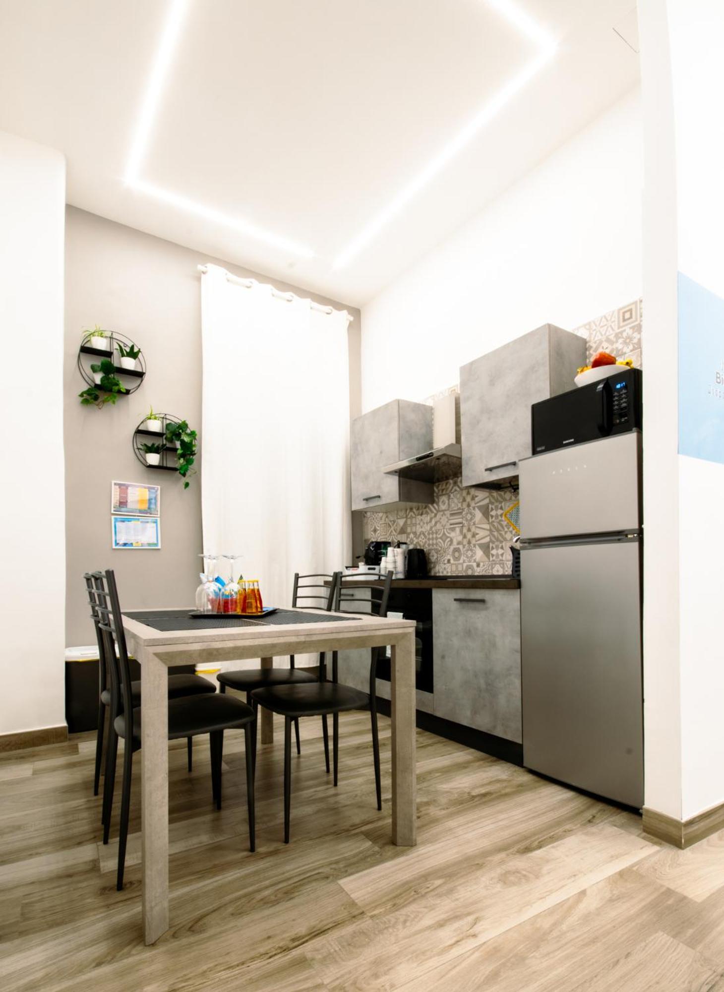 Casa Cosmedin Apartment เนเปิลส์ ภายนอก รูปภาพ